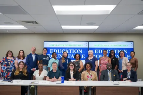 Group Picture at roundtable